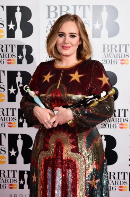 Adele conquista i Brit Awards